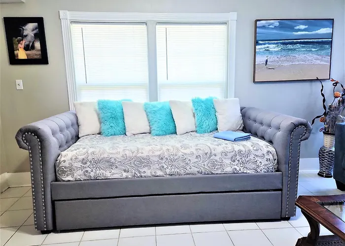 Casaazul-2605A-Couples Retreat By Beach & Pleasure Pier 1 Block Away- 2Bed 2Bath- 7 Minutes To Cruise Terminal