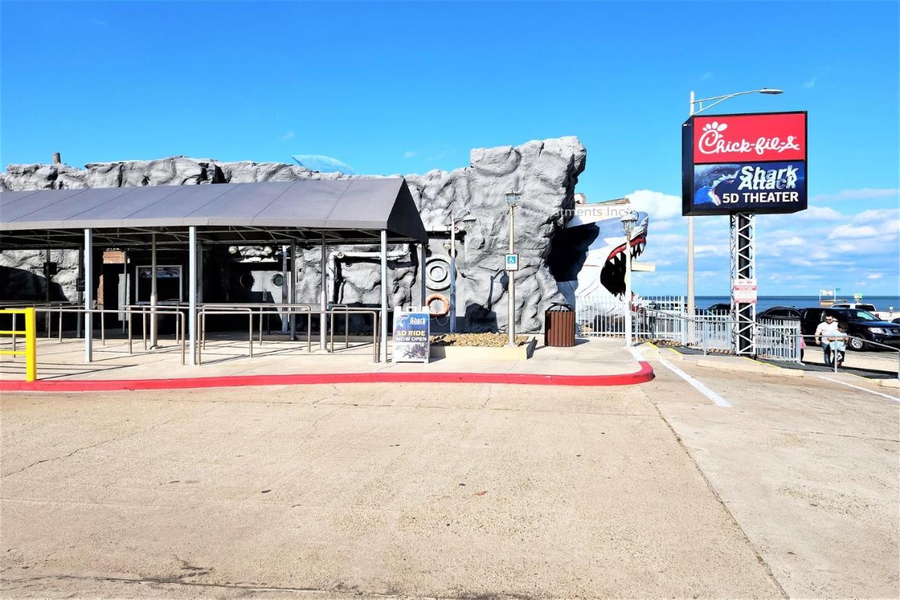 Casaazul: Beachfront Couples Retreat Near Pleasure Pier Holiday home *