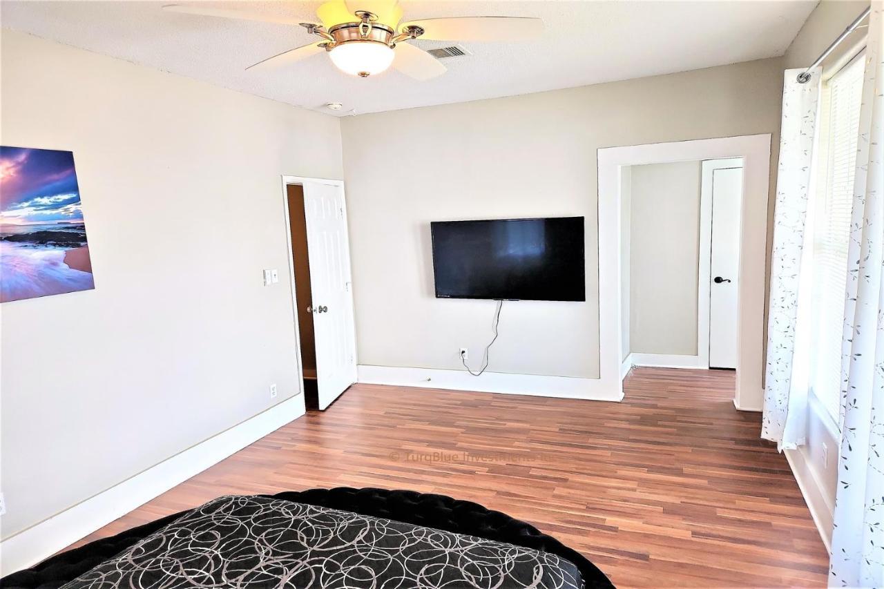 Casaazul-2605a-couples Retreat By & Pleasure Pier 1 Block Away- 2bed 2bath- 7 Minutes To Cruise Terminal Ferienhaus Galveston
