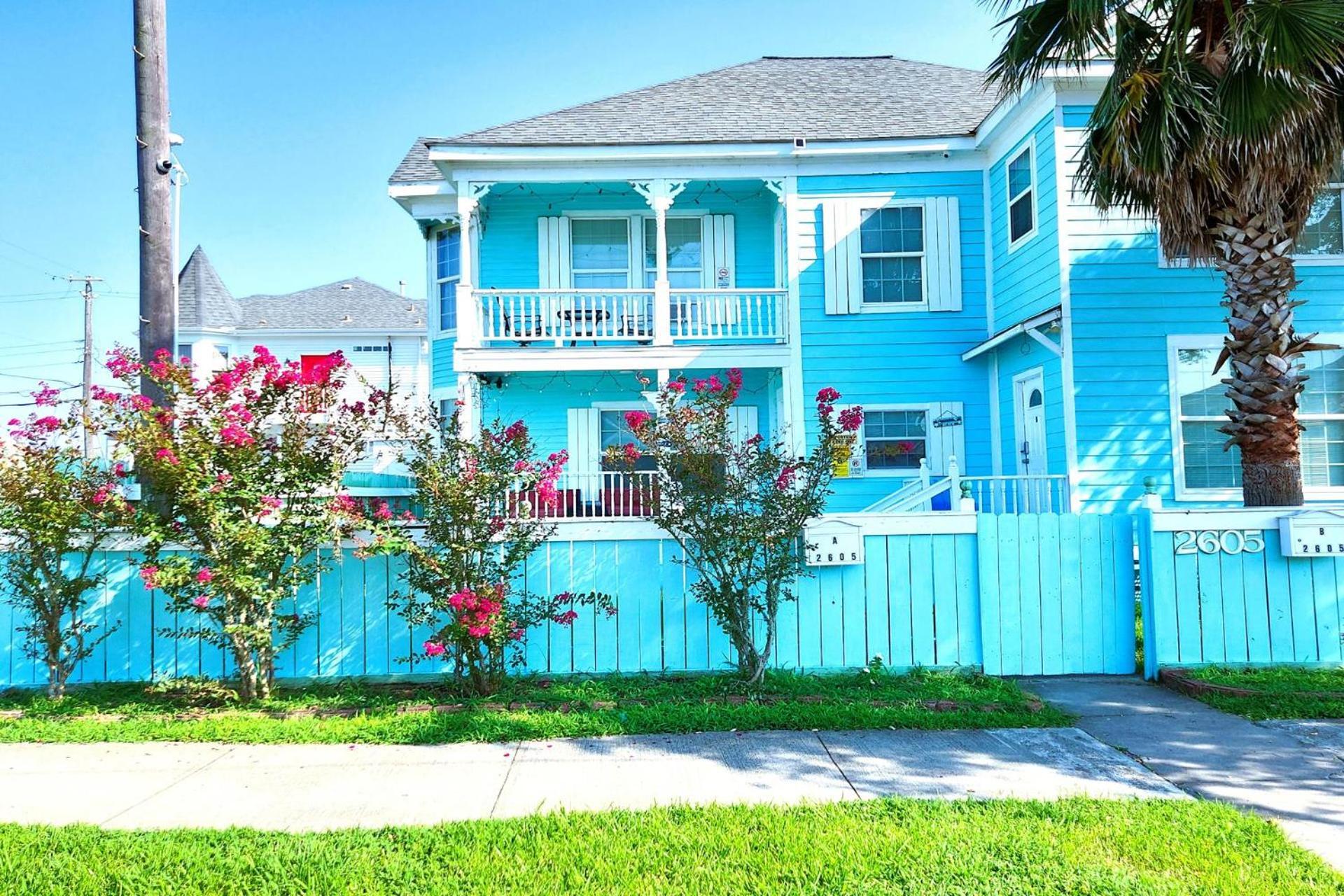 Casaazul-2605a-couples Retreat By & Pleasure Pier 1 Block Away- 2bed 2bath- 7 Minutes To Cruise Terminal Galveston